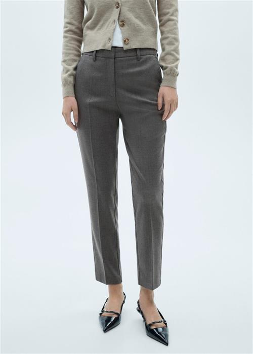 Se MANGO Trousers .- Warm Kvinde 92 Bukser Str 36 - hos Magasin ved Magasin