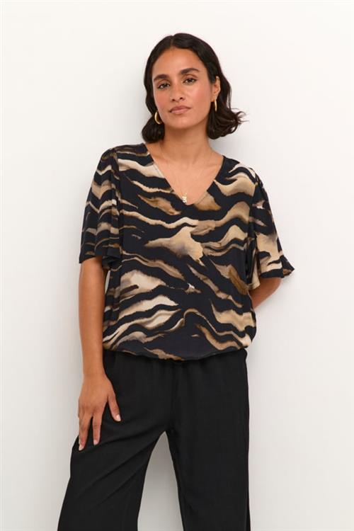 Se Kaffe Kalaila Blouse Kvinde Black/brown Tiger Print Kortærmede Bluser Str 44 - hos Magasin ved Magasin