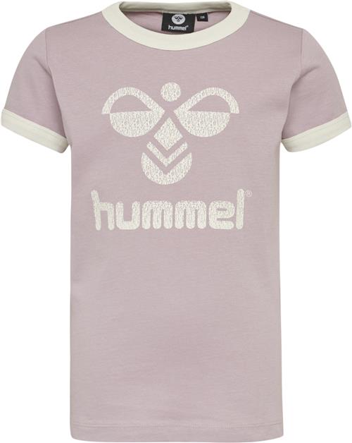 Se Hummel Kamma Tshirt 146 - T-shirts hos Magasin ved Magasin