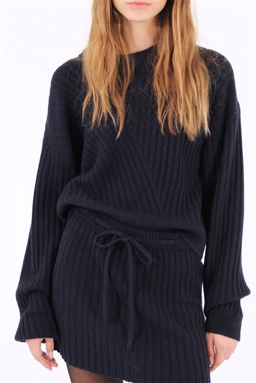 Designers Remix Carmen Asymmetric Sweater Kvinde Midnight Blue Langærmede Bluser Str L - hos Magasin