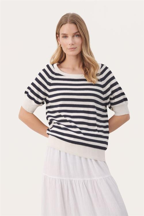 Part Two Glenniepw PU Kvinde Dark Navy Stripe Kortærmet Strik Regular Fit Str XS - hos Magasin