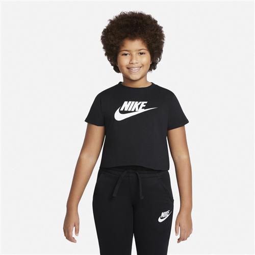 Se Nike Sportswear Cropped T Shirt 128-137 / S - T-shirts hos Magasin ved Magasin