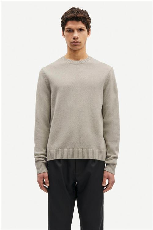 Se Samsøe Samsøe Sylli Crew Neck 132 Mand Abbey Stone Sweaters Str XXL - hos Magasin ved Magasin