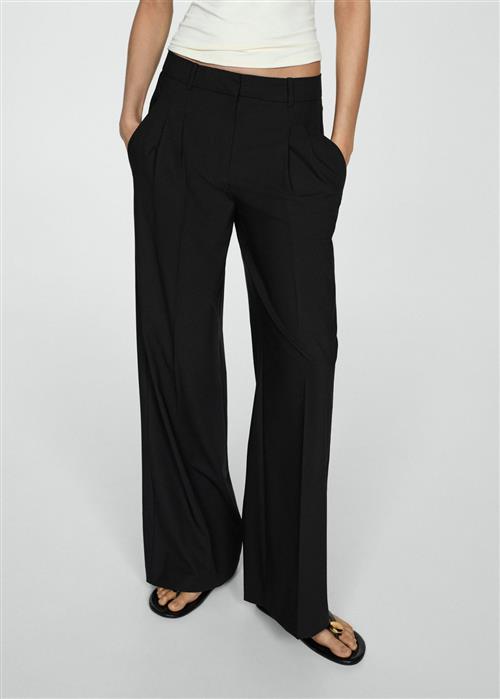 MANGO Pleated Straight Trousers Kvinde Black Bukser Str 36 - hos Magasin