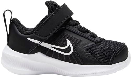 Se Nike Downshifter 11 Løbesko Sort Sneakers Str 21 - hos Magasin ved Magasin