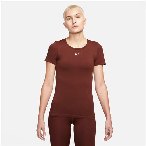 Se Nike Dri Fit Adv Aura Slim Fit Traenings T Shirt L - Trænings T-shirts hos Magasin ved Magasin