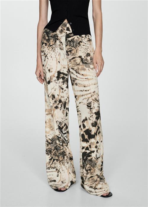 Se MANGO Fluid Animal Print Trousers Kvinde Light Beige Bukser Med Brede Ben Str 42 - hos Magasin ved Magasin