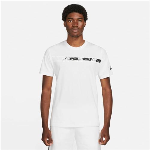 Nike Sportswear Repeat T Shirt XL - T-shirts hos Magasin