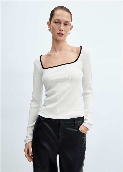 Se MANGO Ribbed Squared Neckline Tshirt Kvinde White Kortærmede T-shirts Str L - hos Magasin ved Magasin