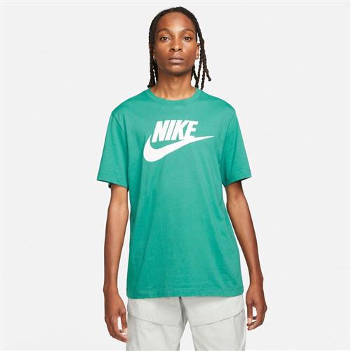 Se Nike Sportswear T Shirt M - T-shirts Bomuld hos Magasin ved Magasin