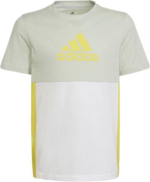 Se adidas Colourblock Tshirt 164 - T-shirts hos Magasin ved Magasin