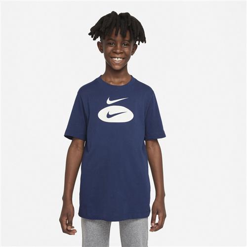 Se Nike Sportswear T Shirt 128-137 / S - T-shirts hos Magasin ved Magasin