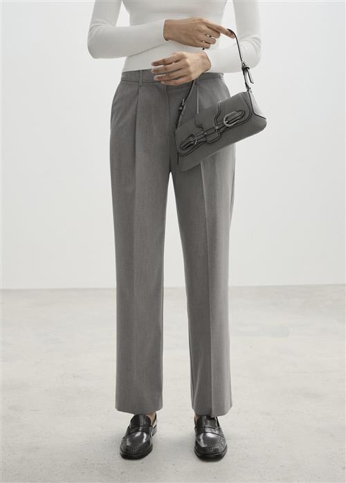 Se MANGO Pleated Straight Trousers Kvinde Lt Pastel Grey Bukser Str 42 - hos Magasin ved Magasin