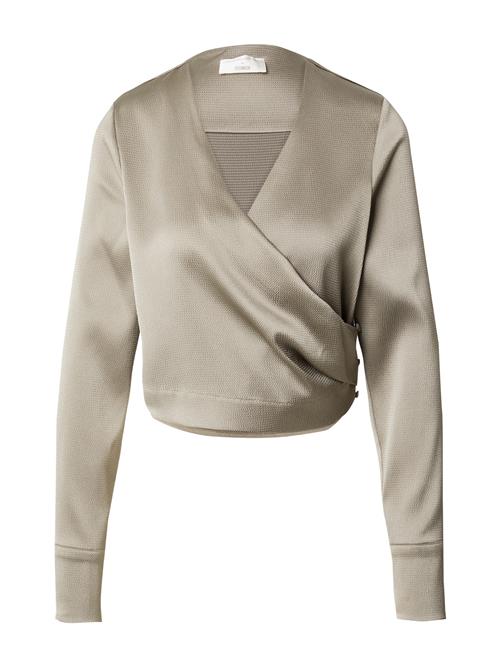 Se Guido Maria Kretschmer Women Bluse 'Juliana'  mørkebeige ved About You