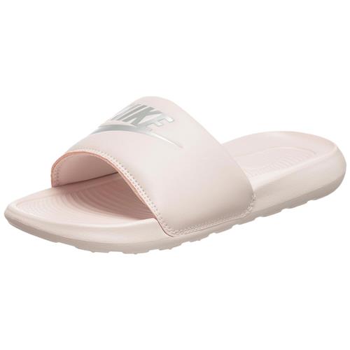 Se Nike Sportswear Pantoletter 'VICTORI ONE SLIDE'  pastelpink / sølv ved About You