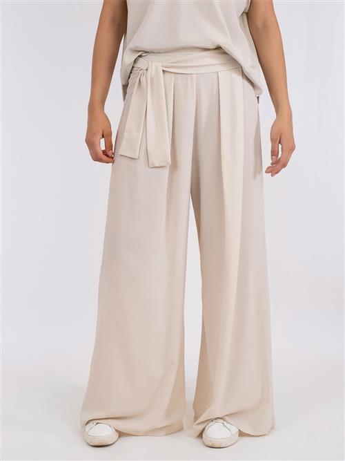 Se Neo Noir Lana Pants Kvinde Ivory Bukser Med Brede Ben Str 44 - hos Magasin ved Magasin