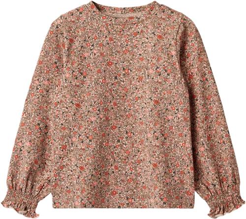 Se Wheat Tshirt Norma Str 122/7y - Rose Flower Meadow Langærmede T-shirts Bomuld hos Magasin ved Magasin