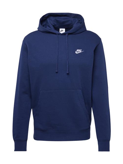 Se Nike Sportswear Sweatshirt 'Club'  ensian / hvid ved About You