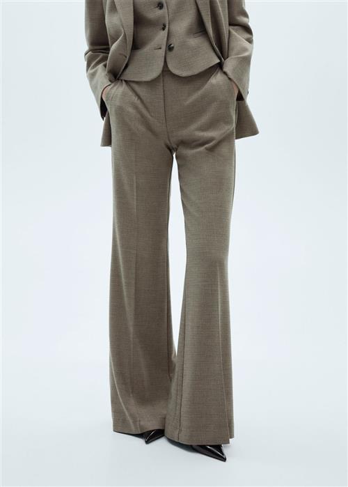 Se MANGO Trousers .- Liam Kvinde Beige - Khaki Bukser Plus Size Str 46 - hos Magasin ved Magasin