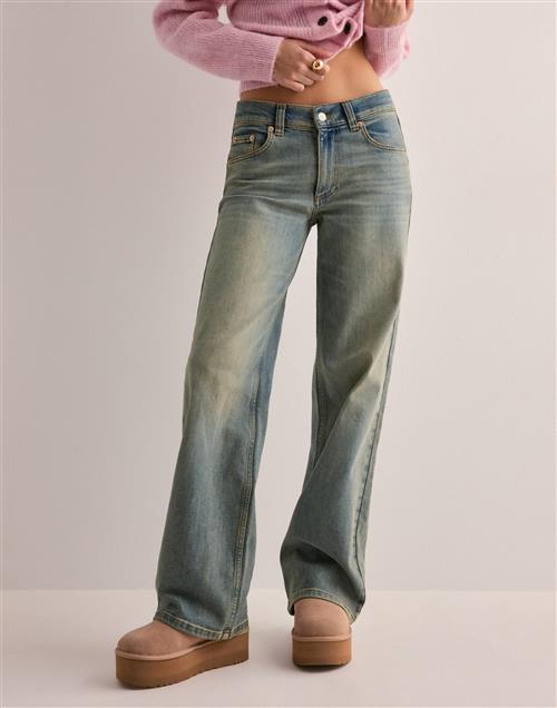 Nelly - Blå - Low Waist Loose Jeans