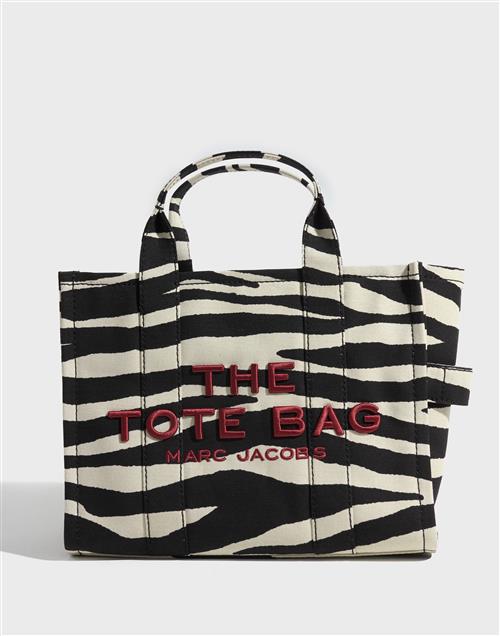 Se Marc Jacobs - Mønstret - The Medium Tote ved Nelly