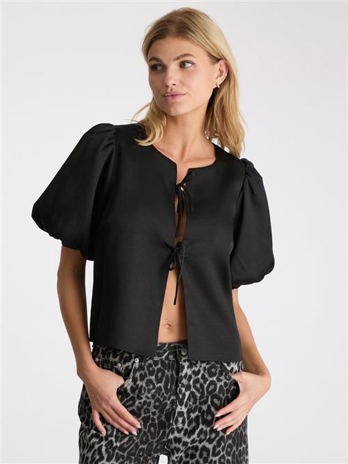 Se Neo Noir Aska Dull Satin Blouse Kvinde Black Kortærmede Bluser Str 36 - hos Magasin ved Magasin