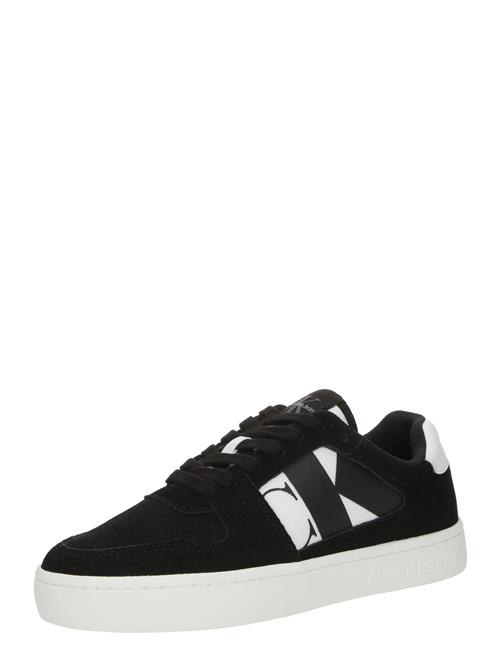 Se Calvin Klein Jeans Sneaker low 'CLASSIC'  sort / hvid ved About You