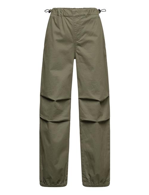 Se LMTD Nlntalma Twi Parachute Pant LMTD Khaki ved Booztlet