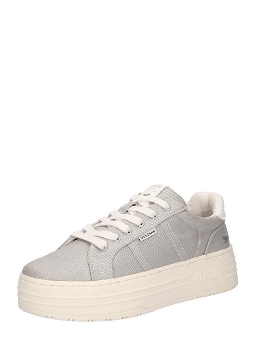 Se MUSTANG Sneaker low  sølv ved About You