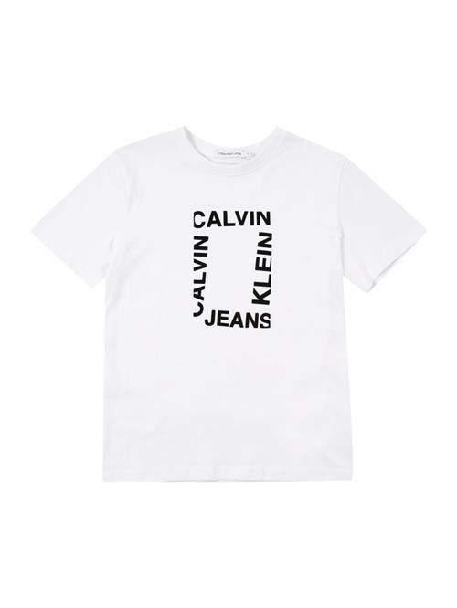 Se Calvin Klein Jeans Shirts 'MAXI HERO'  sort / hvid ved About You