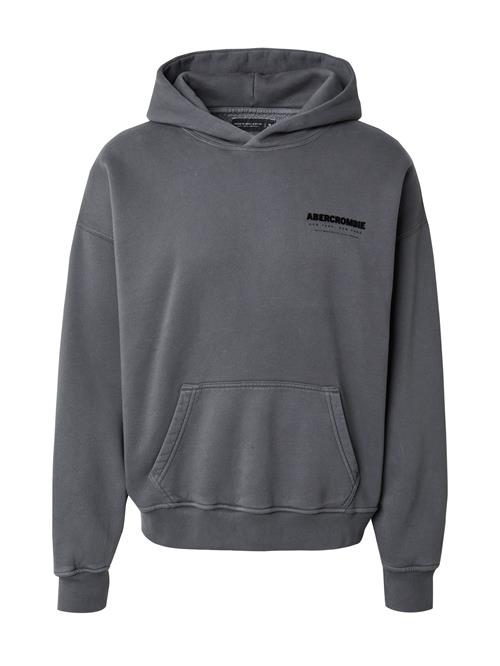 Se Abercrombie & Fitch Sweatshirt 'IN THE STAND'  mørkegrå / sort ved About You