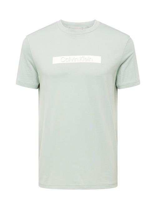 Se Calvin Klein Bluser & t-shirts  mint / hvid ved About You