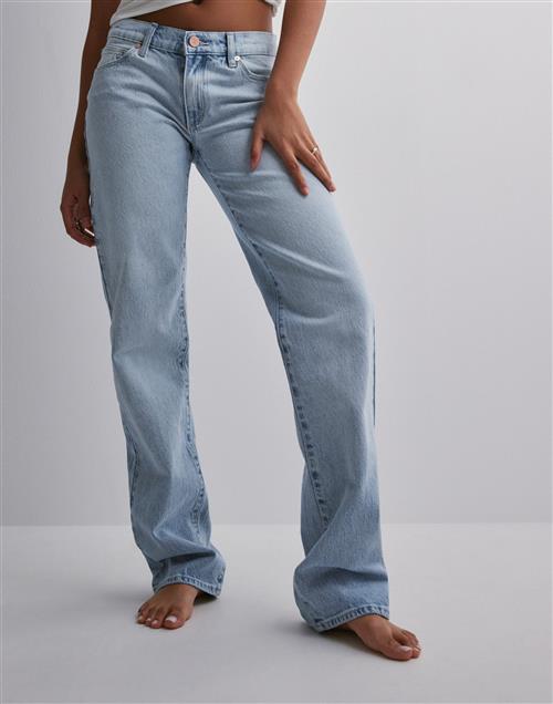 Se Abrand Jeans - Blå - A 99 Low Straight Tall Gina ved Nelly