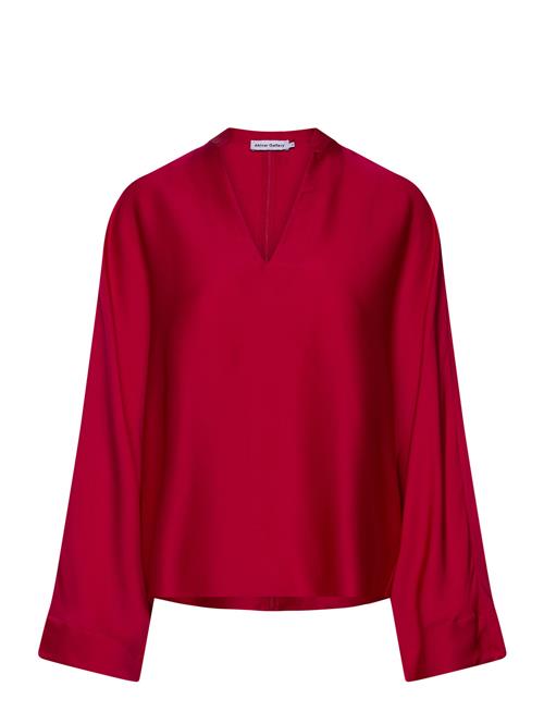 Se Ahlvar Gallery Nina V-Neck Blouse Ahlvar Gallery Red ved Booztlet