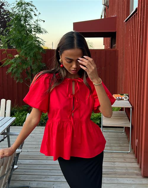 Nelly - Rød - Bow Puff Sleeve Blouse