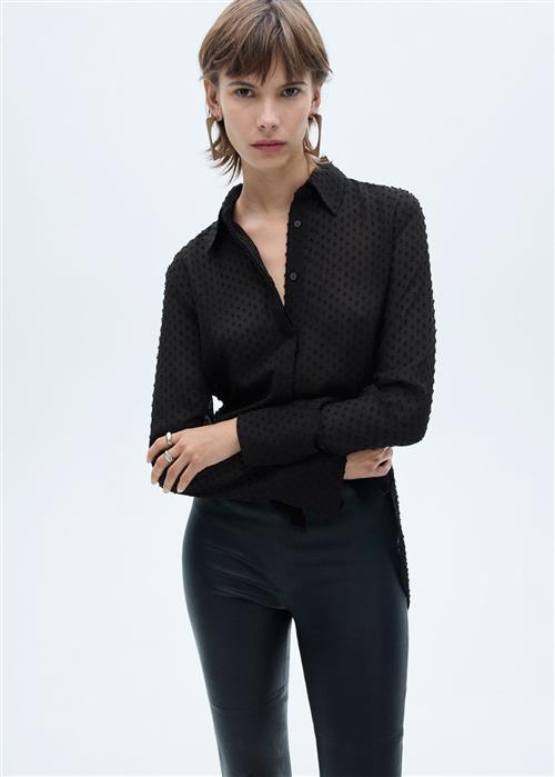 MANGO Plumeti Shirt With Hidden Buttons Kvinde Black Skjorter Plus Size Str S - hos Magasin