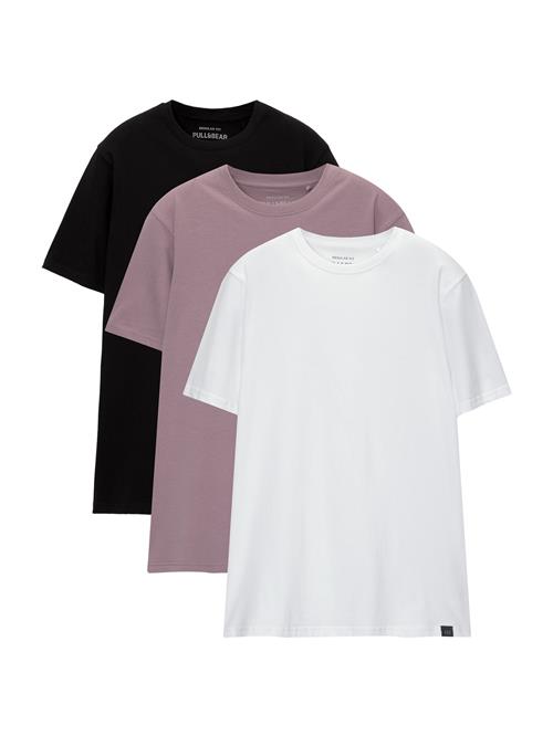 Se Pull&Bear Bluser & t-shirts  lilla / sort / hvid ved About You