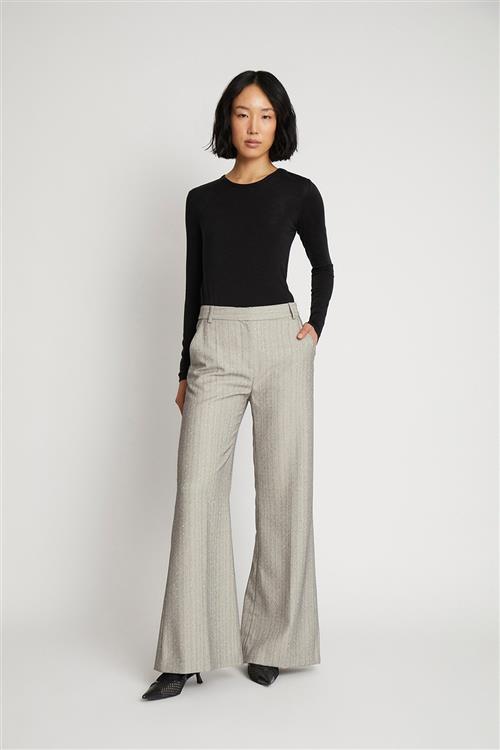 Se MUNTHE Eileen Sparkly Pinstriped Pants Kvinde Grey Bukser Str 38 - hos Magasin ved Magasin