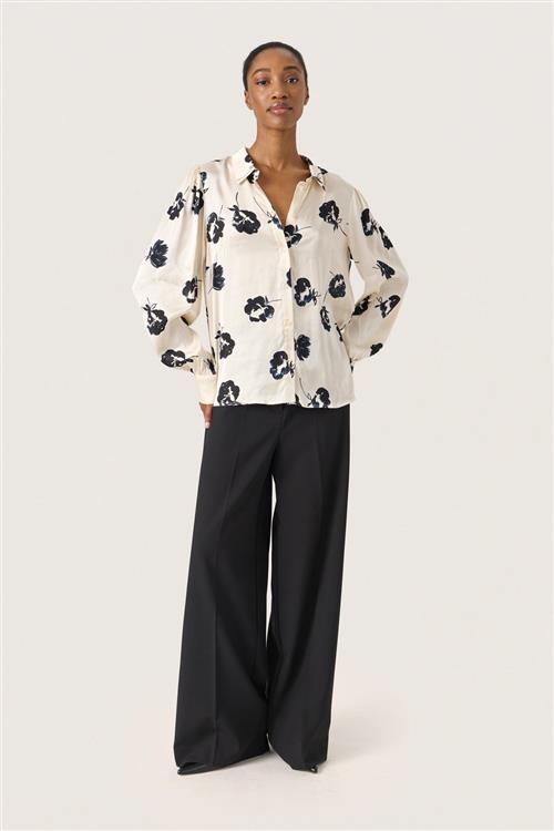 Soaked in Luxury Slerwina Paris Shirt LS Kvinde Black And White Flower Print Skjorter Classic Fit Str XS - hos Magasin