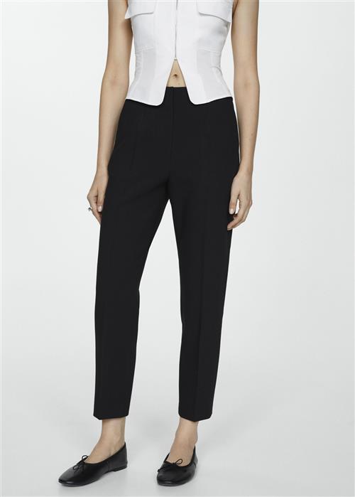 Se MANGO Pleat Detail Trousers Kvinde Black Bukser Med Lige Ben Str 36 - hos Magasin ved Magasin