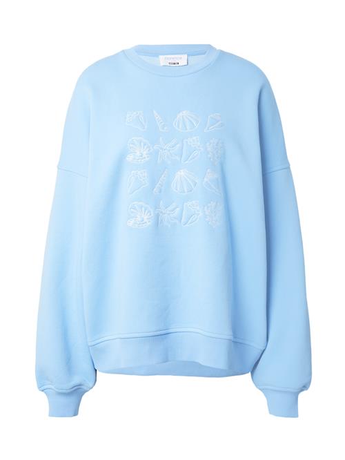 Se florence by mills exclusive for ABOUT YOU Sweatshirt 'June'  lyseblå / hvid ved About You