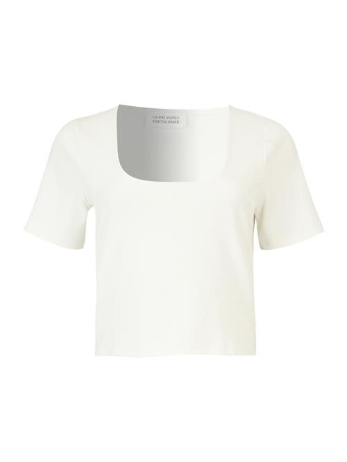 Se Guido Maria Kretschmer Curvy Shirts 'Carla'  creme ved About You