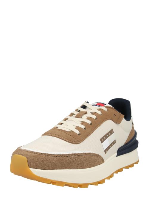 Se Tommy Jeans Sneaker low 'Essential'  umbra / hvid ved About You