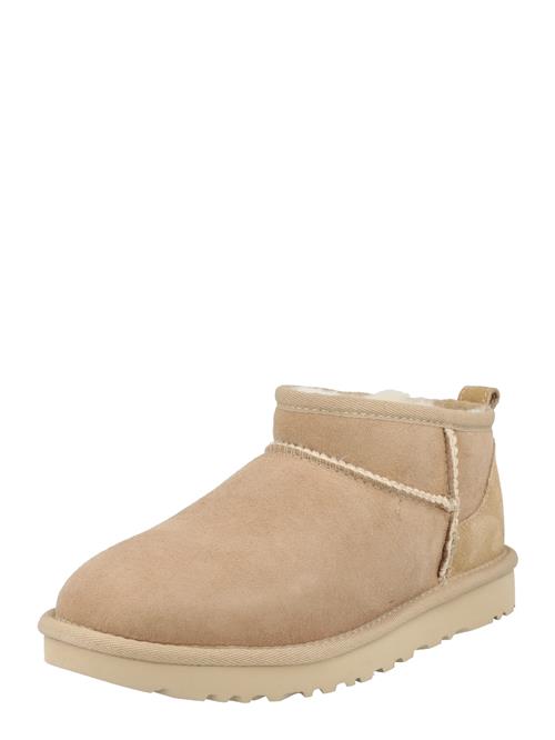 Se UGG Boots 'Classic Ultra Mini'  beige ved About You