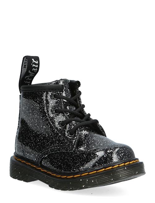 Se Dr. Martens 1460 I Black Cosmic Glitter Dr. Martens Black ved Booztlet