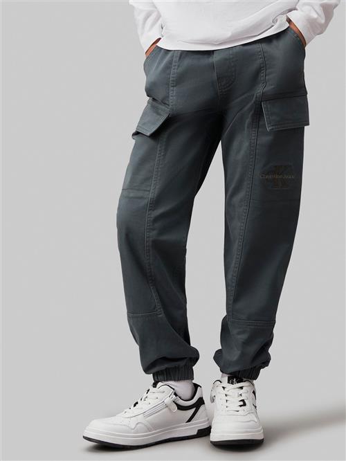 Se Calvin Klein Essential Woven Cargo Pants Str 12 år - Psl Bukser hos Magasin ved Magasin