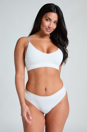 Se Hunkemöller G-streng med høj udskæring Dianne hvid ved Hunkemøller