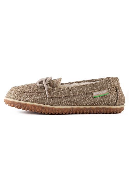 Se Minnetonka Mokassin 'Eco Oak'  beige ved About You