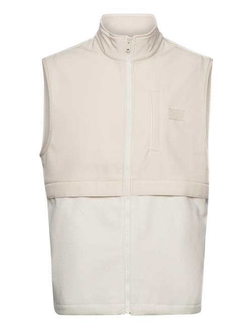 Se LEVI´S Men Geary Fleece Vest Rainy Day LEVI´S Men Beige ved Booztlet