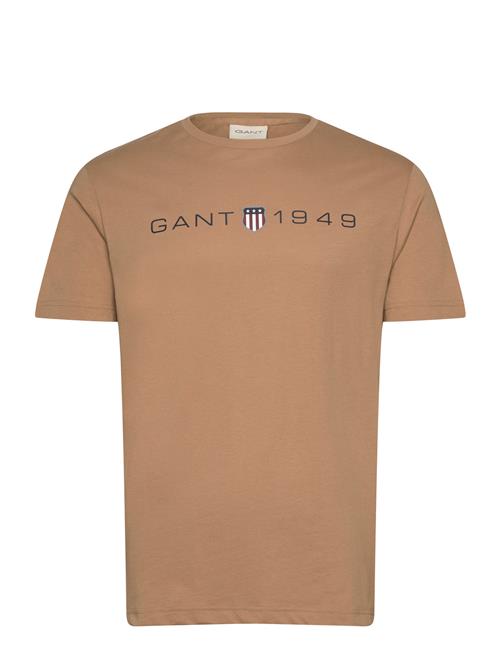 Se GANT Printed Graphic Ss T-Shirt GANT Brown ved Booztlet